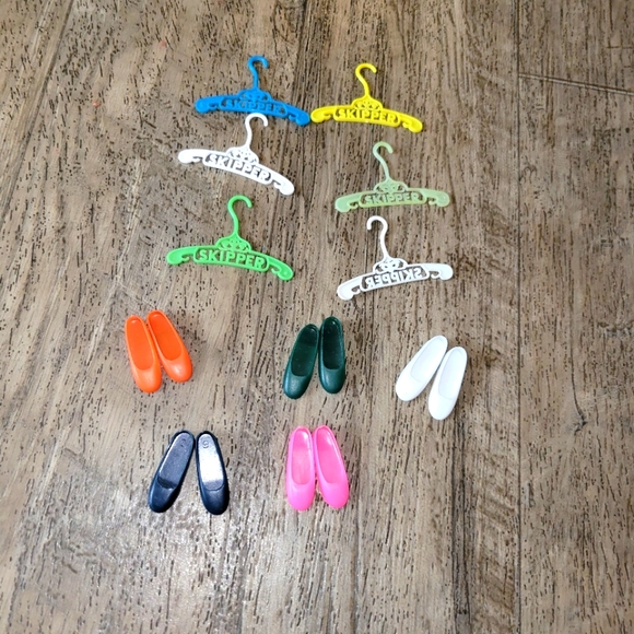 Source Unknown Other - Barbie Skipper Flat Shoes And Hanger Lot Vintage 60s/70s